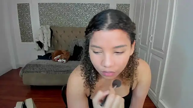 Snapshot of Mayaa_ross chatting on October 7, 2025, 1:50 am Mayaa ross online show from October 7, 2025, 1:50 am