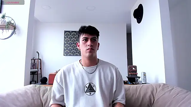 Ryan Clark  online show from April 17, 2026, 8:55 pm