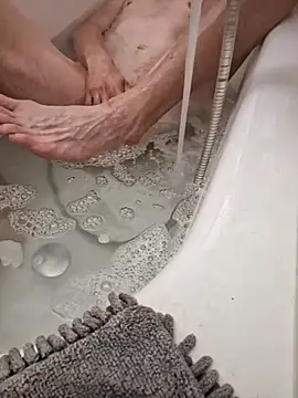 Snapshot of hotbi1981 chatting on September 27, 2025, 11:33 pm hotbi1981 online show from September 27, 2025, 11:33 pm