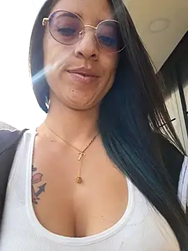 Snapshot of VALERY-03_ chatting on December 3, 2025, 12:04 pm VALERY-03 online show from December 3, 2025, 12:04 pm