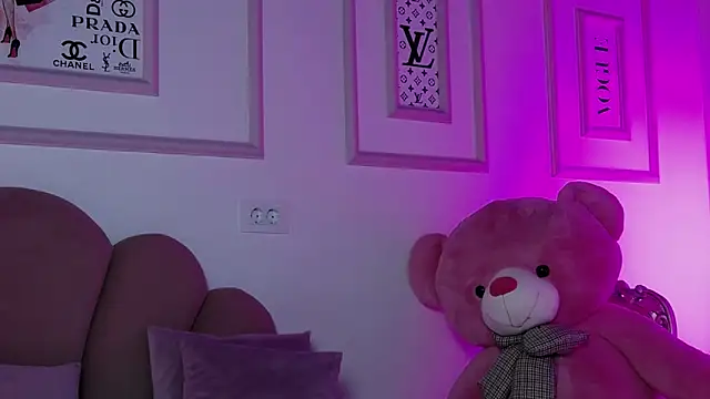 Abby  White online show from October 12, 2025, 4:08 pm