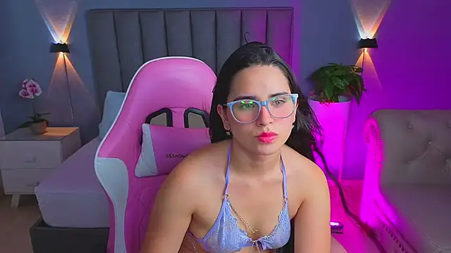 Snapshot of angelica_dymond chatting on November 10, 2025, 2:22 pm angelica dymond online show from November 10, 2025, 2:22 pm