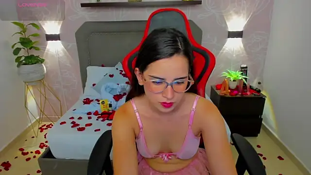 Snapshot of angelica_dymond chatting on February 14, 2025, 12:57 pm angelica dymond online show from February 14, 2025, 12:57 pm