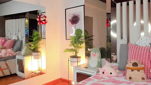 Kitty Eliffe online show from September 13, 2025, 10:32 pm