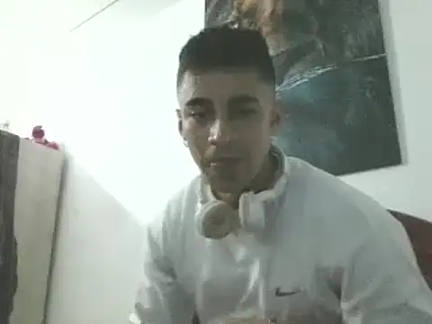 Snapshot of Danifornari chatting on December 4, 2024, 3:20 am Danifornari online show from December 4, 2024, 3:20 am