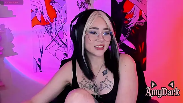 Snapshot of _AmyDark chatting on April 19, 2026, 7:16 pm AmyDark online show from April 19, 2026, 7:16 pm