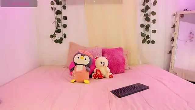 catalina and roger online show from October 14, 2025, 11:44 am