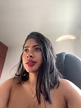 Snapshot of AlessaPears chatting on January 8, 2025, 2:25 pm AlessaPears online show from January 8, 2025, 2:25 pm