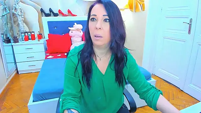 Snapshot of LauraSin chatting on March 11, 2025, 4:08 am LauraSin online show from March 11, 2025, 4:08 am