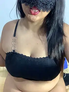 Jeroliee viyana online show from July 29, 2026, 6:51 pm