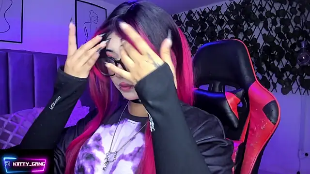 Kitty Gang online show from February 13, 2026, 1:27 am