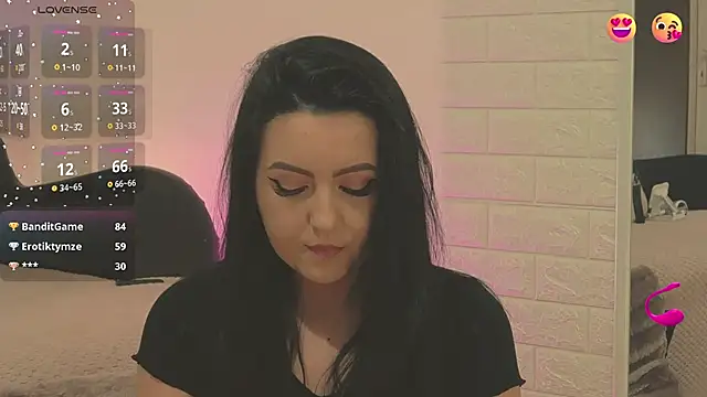 Snapshot of Ariel__Blossom chatting on March 10, 2025, 1:10 pm Ariel Blossom online show from March 10, 2025, 1:10 pm