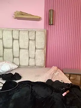 Lilith pinkk online show from December 7, 2024, 2:52 pm