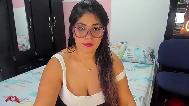 Snapshot of laris_park chatting on November 6, 2025, 12:25 am laris park online show from November 6, 2025, 12:25 am