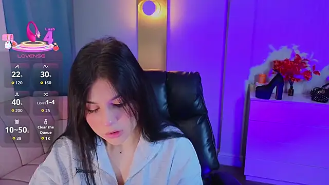 Jenna Adams  online show from November 27, 2025, 12:55 am