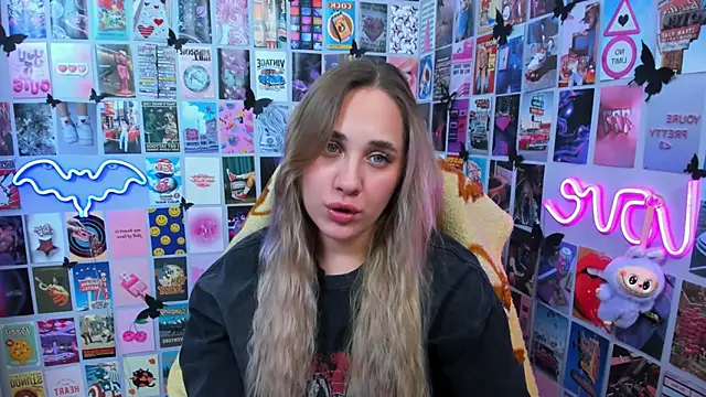 MiaMilas online show from October 20, 2025, 4:29 pm