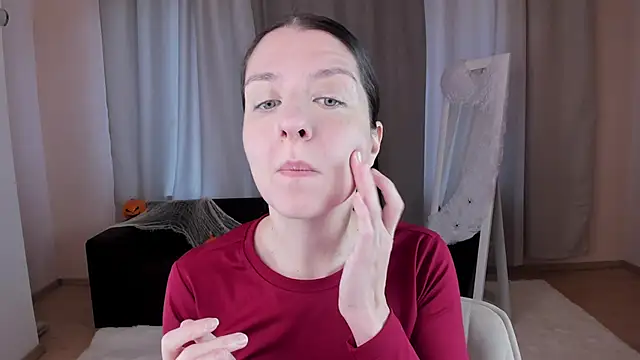 helentasty online show from October 25, 2025, 2:44 am