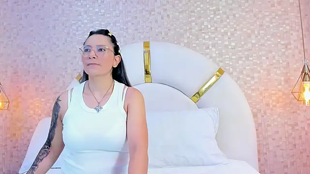Snapshot of sophie_1 chatting on March 13, 2025, 3:11 am sophie 1 online show from March 13, 2025, 3:11 am