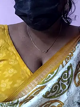 Snapshot of mallu-sumi chatting on December 17, 2025, 5:56 am mallu-sumi online show from December 17, 2025, 5:56 am