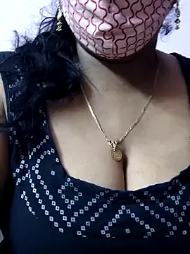 Snapshot of mallu-sumi chatting on May 19, 2026, 6:59 pm mallu-sumi online show from May 19, 2026, 6:59 pm