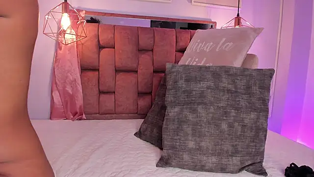 kristakinnky online show from March 31, 2026, 11:45 am