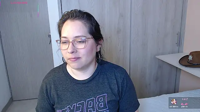 May Carlier online show from October 20, 2025, 3:08 am