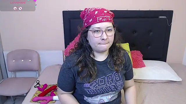 May Carlier online show from February 11, 2025, 1:52 am