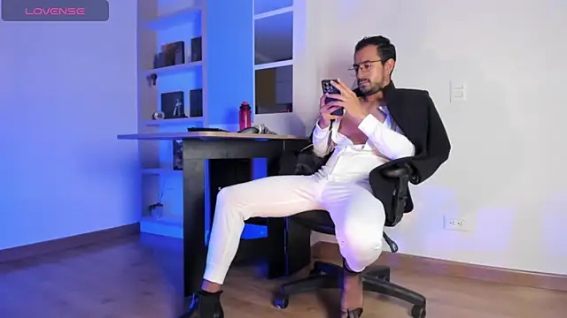 Snapshot of pablo-rincon95 chatting on December 20, 2025, 11:35 am pablo-rincon95 online show from December 20, 2025, 11:35 am