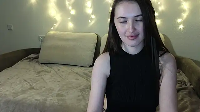 Snapshot of Tutti_Frutt1s chatting on February 16, 2025, 7:15 am Tutti Frutt1s online show from February 16, 2025, 7:15 am