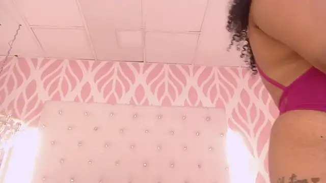 Snapshot of JadeSoleile chatting on October 14, 2025, 12:28 pm JadeSoleile online show from October 14, 2025, 12:28 pm