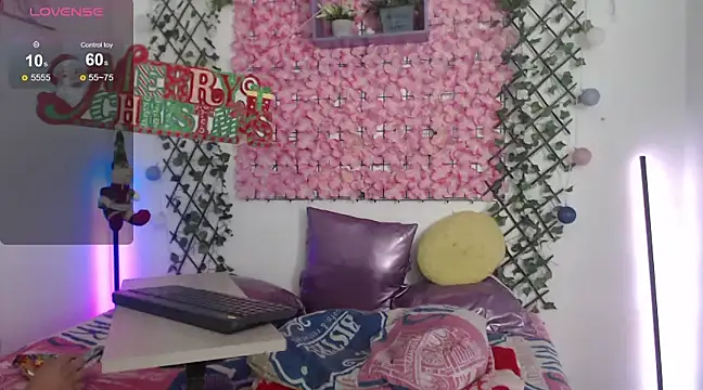 Snapshot of MEGANNIXX chatting on December 21, 2024, 9:12 am MEGANNIXX online show from December 21, 2024, 9:12 am