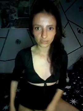 Snapshot of HottCandy21 chatting on February 24, 2025, 1:13 am HottCandy21 online show from February 24, 2025, 1:13 am
