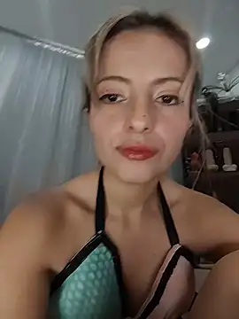 Snapshot of HottCandy21 chatting on July 23, 2026, 6:59 pm HottCandy21 online show from July 23, 2026, 6:59 pm