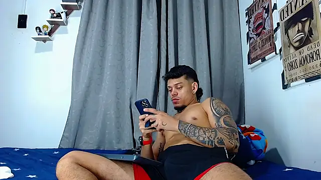 Snapshot of Friendsofeverything_ chatting on July 5, 2026, 12:26 am Friendsofeverything online show from July 5, 2026, 12:26 am