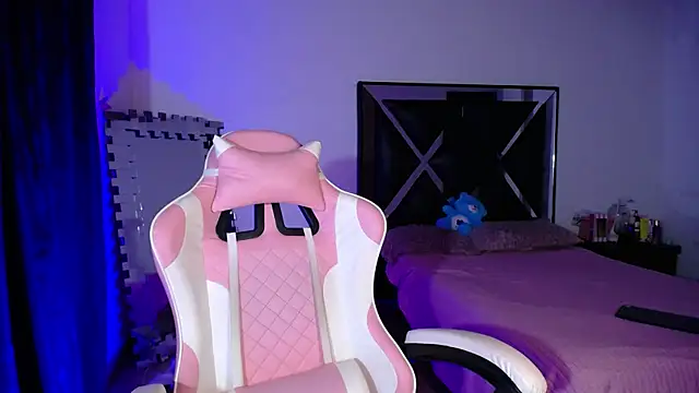 Snapshot of merlin-18 chatting on November 21, 2025, 4:22 am merlin-18 online show from November 21, 2025, 4:22 am