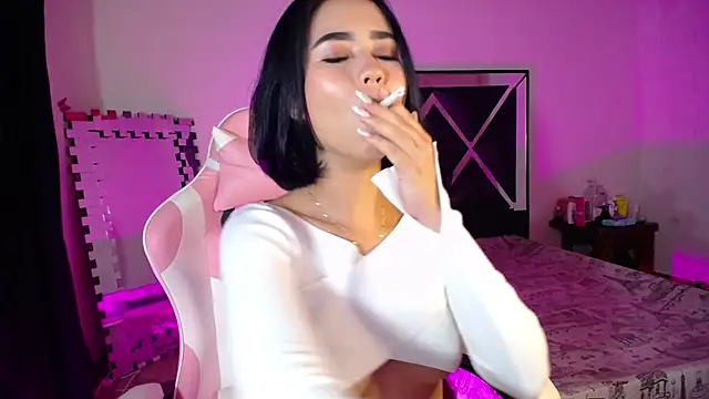 Snapshot of merlin-18 chatting on November 14, 2025, 5:44 am merlin-18 online show from November 14, 2025, 5:44 am