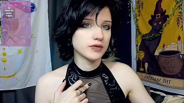 Snapshot of dark_vamp_ chatting on January 17, 2025, 6:44 pm dark vamp online show from January 17, 2025, 6:44 pm