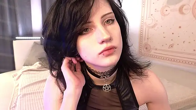 Snapshot of dark_vamp_ chatting on October 11, 2025, 4:41 pm dark vamp online show from October 11, 2025, 4:41 pm