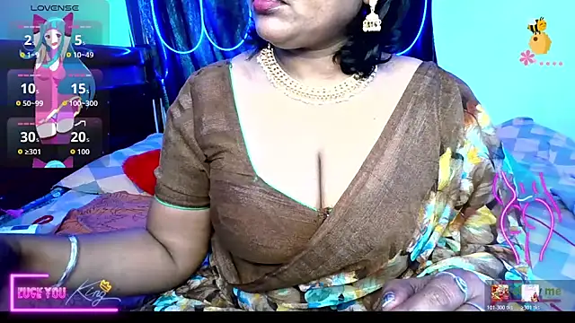 Snapshot of honey-sexy chatting on May 3, 2026, 5:56 am honey-sexy online show from May 3, 2026, 5:56 am