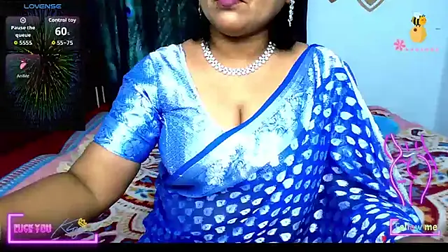 Snapshot of honey-sexy chatting on April 21, 2026, 5:25 am honey-sexy online show from April 21, 2026, 5:25 am