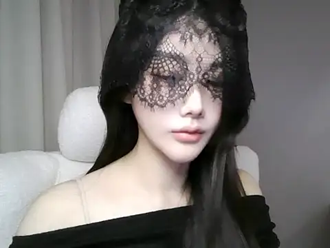 xiaxia-baby  online show from November 25, 2025, 5:13 pm