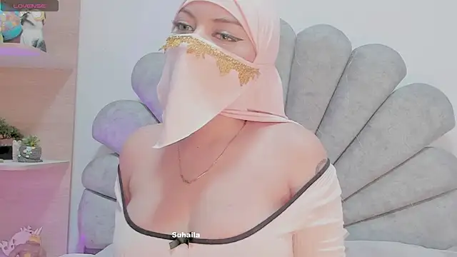 Snapshot of Amaltea chatting on February 6, 2025, 4:03 pm Amaltea online show from February 6, 2025, 4:03 pm