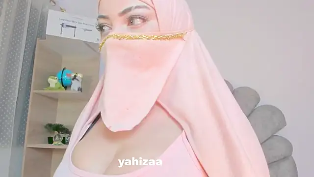 Amaltea online show from November 12, 2025, 8:01 pm