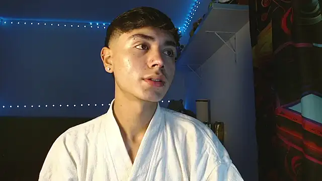 Snapshot of Im_juanda chatting on December 6, 2024, 3:39 pm Im juanda online show from December 6, 2024, 3:39 pm