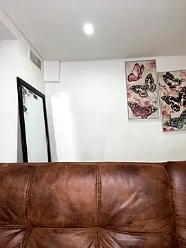 dolcebella online show from October 20, 2025, 3:45 pm