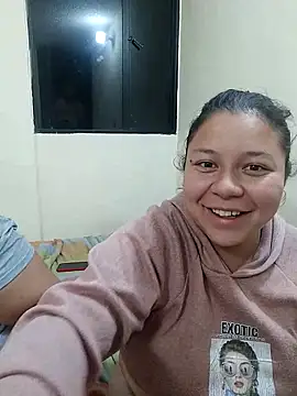 Snapshot of ZuriandAlex chatting on February 17, 2025, 5:14 am ZuriandAlex online show from February 17, 2025, 5:14 am