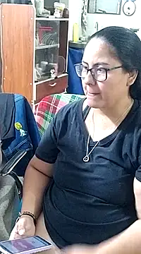 Snapshot of ZuriandAlex chatting on February 28, 2025, 12:43 am ZuriandAlex online show from February 28, 2025, 12:43 am