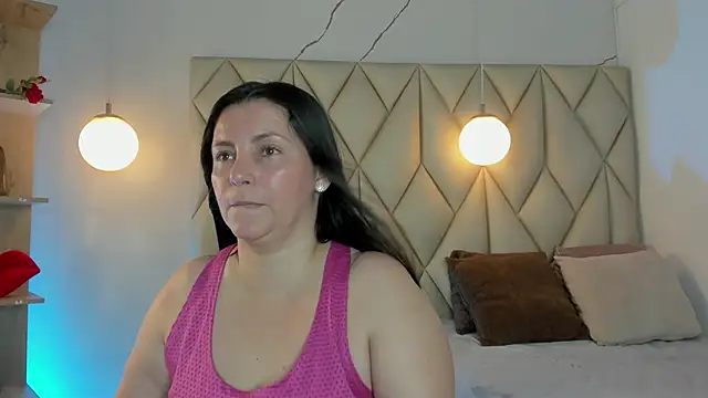 Snapshot of angelswets chatting on June 5, 2026, 2:01 pm angelswets online show from June 5, 2026, 2:01 pm