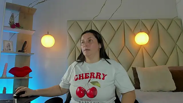 angelswets online show from April 22, 2026, 2:02 pm