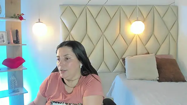 Snapshot of angelswets chatting on May 28, 2026, 2:12 pm angelswets online show from May 28, 2026, 2:12 pm